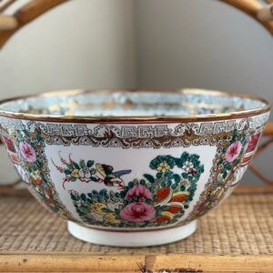 Vintage Large Chinese Famille Rose Medallion Bowl 12"D